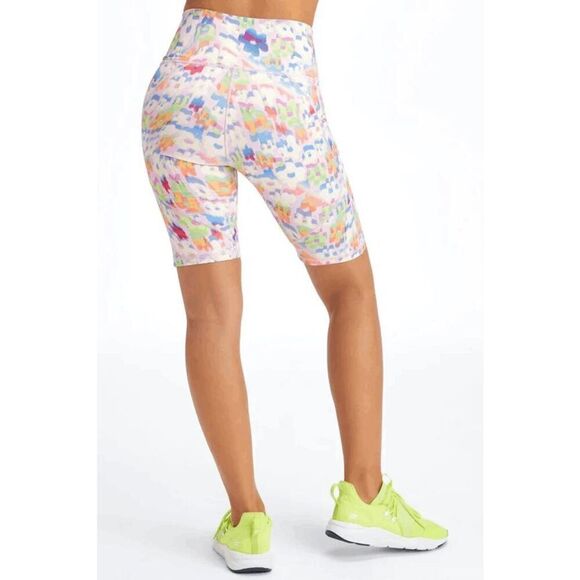 NWT Size 3X Fabletics Define High Waisted Shorts - Picture 2 of 3